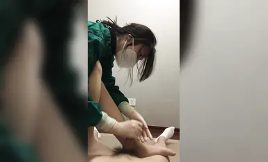 Doktor dan jururawat secara profesional mengekstrak sperma, gerak kaki, menghisap ayam, pakaian profesional, pelbagai stoking kontras, mengekstrak sperma kaki sutera (7)