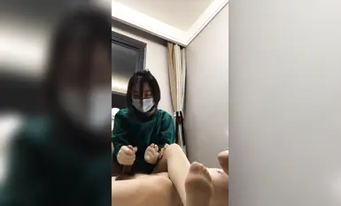 Doktor dan jururawat secara profesional mengeluarkan sperma, gerak kaki, menghisap ayam, pakaian seragam profesional, pelbagai stoking kontras, kaki sutera, pengekstrakan sperma (8)