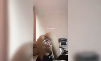 แม่มดสาวที่เป็นแม่ในชั้นปีสุดท้ายของมหาวิทยาลัย เธอทนความเหงาไม่ได้เลยเมื่อยังเด็ก เธอจึงเต้นรำเปลือยกายในที่ส่วนตัว ซึ่งช่วยบรรเทาความต้องการที่จะถูกจับตามอง และตอบสนองความต้องการของพี่ชายในรายชื่อ (6)