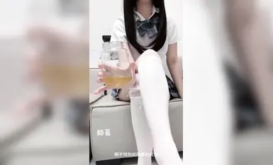 บีสเตชั่นพัฟนม (ตูจิ ตูจิ) - สาวน้อย จก. ถุงเท้าสีขาว ฝึกซ้อม