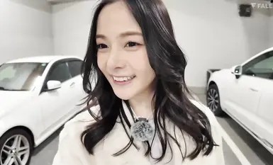 FNS-025 「現在想吻我嗎？」吉高寧寧突然搭訕素人！在街上接吻30秒內勃起就算通過，在房間裡承受辱罵和自慰的話，就能得到性愛作為獎勵。吉高寧寧