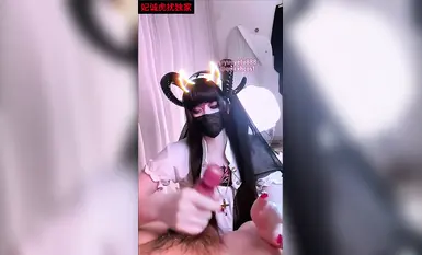 [Tsukino Usagi] cosplaying sebagai succubus nun handjob dan footjob