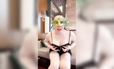 抖音極品豐韻大奶熟女【黑紗楊玉環】_黑絲肥臀高跟自慰私拍 (4)