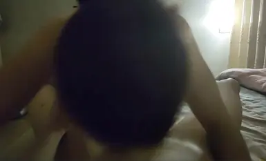 진장완다 인근의 한 젊은 여성이 남편 몰래 손님을 시켜 돈을 벌고, 손님이 자신을 성적으로 희롱하는 영상을 녹화하는 것을 좋아하는데, 남편이 보는 것을 두려워하지 않는다(4)