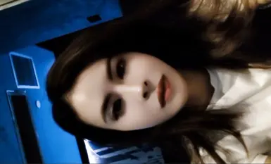 진장완다 인근의 한 젊은 여성이 남편 몰래 손님을 시켜 돈을 벌고, 손님이 자신을 성적으로 희롱하는 영상을 녹화하는 것을 좋아하는데, 남편이 보는 것을 두려워하지 않는다(4)