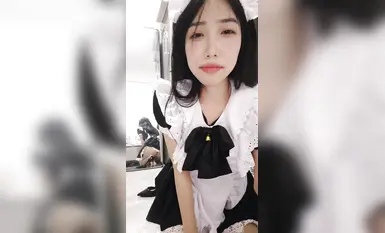 非常に魅力的な気質の雌犬の大学生、コンドームなしのセックスショー、同じフレームの顔の穴に偽のコックが蜜穴の奥深くまで入り、表情の対比が爆発する（13）