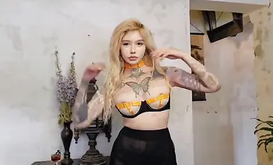 Tatu liar, cincin kemaluan yang mendominasi, selebriti Internet bernilai tinggi, badan sempurna, klip kebajikan bocor, lihat sahaja (2)