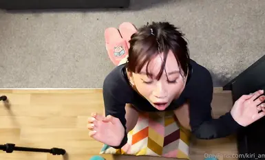 Jalang terbaik suka makan ayam jantan, seks oral, menelan air mani, tekak dalam dan air mani muka (3)