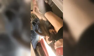 黑絲玉足反差女大學生，商場試衣間立口爆足交不雅私拍 (2)