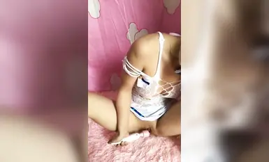 Pure and cute sweet girl "Xia Xiaohan" welfare collection_pure body_lustful soul_all kinds of contrasting behaviors on the bus_pure white moonlight is so coquettish (7)