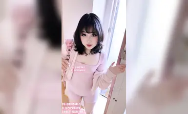 【噗噗】室友出门上课了我一个人在家大声淫叫自慰等一下...他确实是出门了...对吧(1)