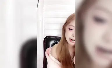 发育极好的精神小妹！【椰子呀】全裸热舞~