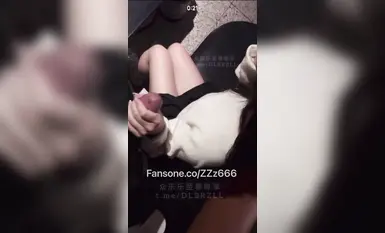 [Zheng Yuanchuang_zzz666] 520 Saya pergi ke KTV bersamanya untuk menjalin kasih sayang yang mendalam. Dia terus bersandar dan berlagak seperti kanak-kanak manja. Dia juga berkata bahawa ini adalah kali pertama dia membantu seorang budak lelaki dan rasanya