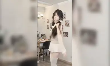 【反差婊档案】广州极品反差婊陈敏仪 打游戏约炮被网友内射！