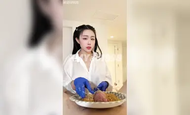 [Xi Mengyao] "Cock Sperm Turkey Noodles" Double spicy turkey noodles mixed with cock, wrap the sauce on the glans, dip it in semen and eat it together!