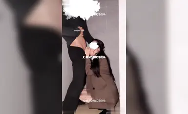 Twitter celebrity super white tender cuckold wife [momo33094] hotel group sex, iba't ibang postura na nanunukso, naglalaro ng creampie mouth cumshot, nakahawak sa titi sa isang kamay at naninigas sa kabilang kamay, slutty (3)