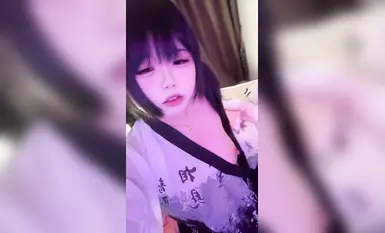 極品白嫩誘人少蘿，超反差定製視頻流出 (3)