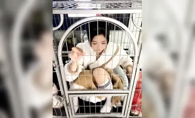 高顏值美女福利姬 白嫩大奶小蘿莉 清純誘人 狗籠自慰 極品反差騷母狗 (8)