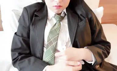 fc2-ppv-4700393 (2) ★先到先得4K高清特典★意外加盟大公司，18岁民间声优★初体验，危险日不吃药，连续2次中出，震撼原版‼【原画质】