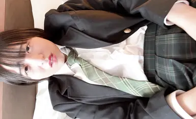 fc2-ppv-4700393 (2) ★先到先得4K高清特典★意外加盟大公司，18岁民间声优★初体验，危险日不吃药，连续2次中出，震撼原版‼【原画质】