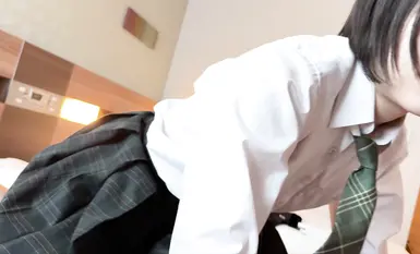 fc2-ppv-4700393 (2) ★先到先得4K高清特典★意外加盟大公司，18岁民间声优★初体验，危险日不吃药，连续2次中出，震撼原版‼【原画质】