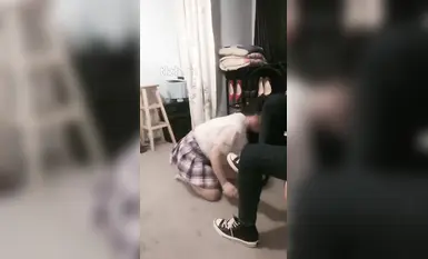 女女调教，女主人狠扇耳光，巴掌啪啪响，女M跪地求饶。舔鞋底、舔脚卑微女奴-2