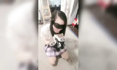 女女調教，女主人狠扇耳光，巴掌啪啪響，女M跪地求饒。舔鞋底、舔腳卑微女奴-3