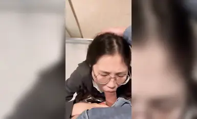 教育學生妹～不願意吃？一個耳光乖乖吃雞巴！2