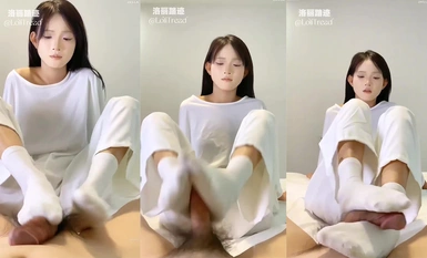 【洛丽踏迹_LoliTre2d】第一视角体验精神小妹白袜足交