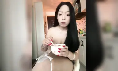 ST [A beautiful new junior student, xiao-e-66, completely naked, waxing and cooking]