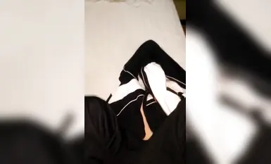 젊은 몸매, 흰 피부, 부드러운 분홍빛 퍼시