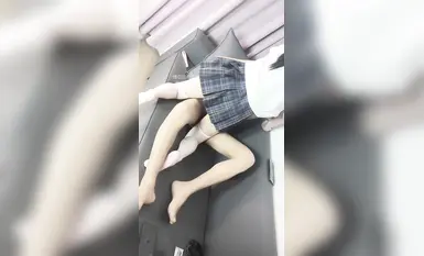 情侶日記-03年JK白絲學妹 深喉口爆再狠狠插入 又粉又嫩 淫叫不停