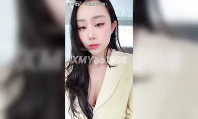 汐夢瑤-公交車露出 露臉 公交車上打飛機 射進高跟鞋 女生聞到味道回頭