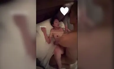 【Mona52】嬌妻多人運動3P野外露出圓潤白皙屁股讓人慾罷不能 (3)