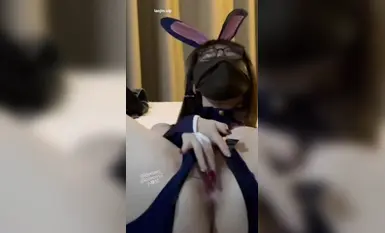 2025年6月最新，【推特网黄】冷白皮御姐，【娇妻日记】，性爱XO瑜伽裤高跟诱惑，平常有在健身，身材好无套啪啪！ (1)