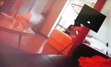 泡良大神小李哥約炮苗條身材貧乳白領姐姐床上不過癮站著抓著兩個小奶子後入