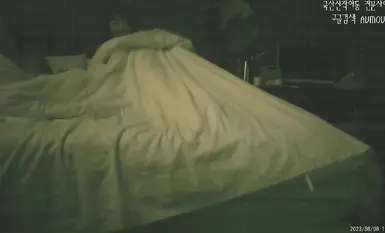 นักการเงินระดับแชโบลคนนี้ได้คบหากับนางแบบสาวสวยระดับสองและสามมากมาย ซึ่งล้วนแต่มีหน้าตาดีและมีรูปร่างที่ดี ใบหน้าของพวกเธอถูกเปิดเผยตลอดกระบวนการ วงสังคมวุ่นวายเกินไป (3)