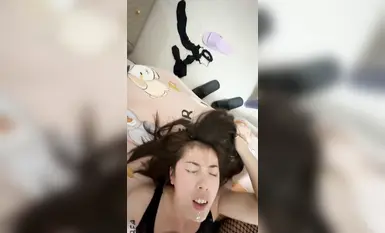 Cô dâu tương lai Xue X bị chồng sắp cưới cưỡng bức ngay trên giường tân hôn, tinh dịch đặc quánh bắn lên mặt, đắp mặt nạ. Hồ sơ gốc...