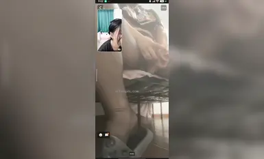 抖音【珂珂】氣質巨乳翹臀美女_上面正常直播_下面陽具插B_1