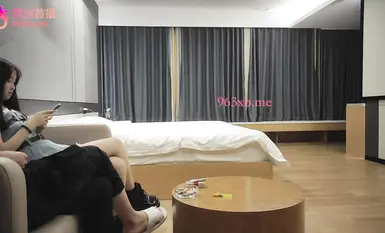 杏吧李白7-約了一個嬌小可愛的美女，剛下海什麼都不會，重在聽話讓幹嘛就幹嘛，直接抱起來干她