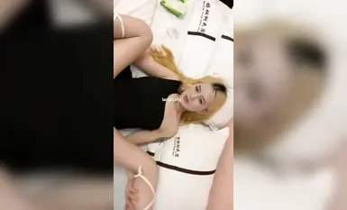Terbaru pada bulan Jun 2025, [Best Leak], gadis ini sungguh cantik, video seks yang ditinggalkan teman lelakinya menunjukkan wajahnya dengan sempurna, dan kontras antara foto hariannya di atas katil adalah jelas!