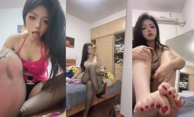 Latest leak, Douyin extreme contrast stockings bitch [Li Li beautiful socks] customized benefits, obscene words seducing and touching pussy Ahei Yan (1)