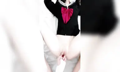 《意淫自己妹妹》❤️上次妹妹和爸妈吵架搬来我的出租房暂住端午节也说不回家各种萝莉式勾引我日夜狂射无水印版