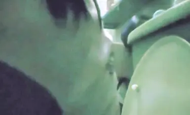 哥哥偷拍親妹洗澡