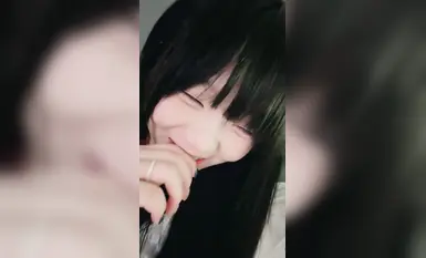 05年可爱小萝莉玉米mm 直播大秀丝袜美腿，自慰喷水粉嫩小穴(10)