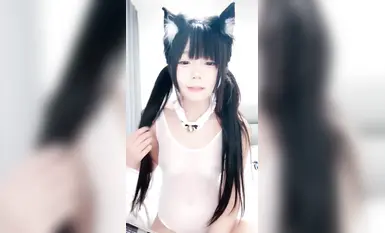 05年可爱小萝莉玉米mm 直播大秀丝袜美腿，自慰喷水粉嫩小穴(12)