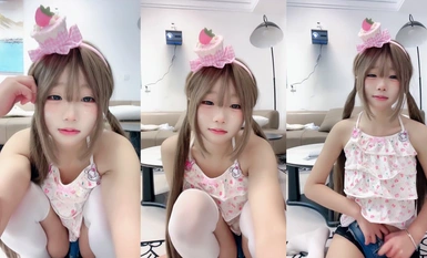 2005 loli nhỏ dễ thương ngô mm live show vớ chân, thủ dâm xịt âm hộ màu hồng (7)