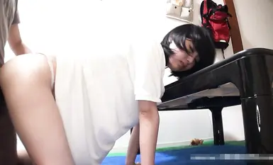 fc2-ppv-4723738 《１》付き合ったばかりの美大JDの自宅へ！髪から顔までびっしり大量射精！