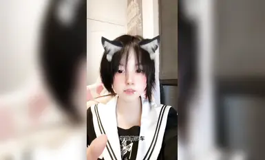 推特极品颜值身材的学生妹自拍，这奶子真不小，颜值高身材极品，简直人间极品