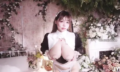 巨乳、高価値の豊満なロリ、一対の大きなおっぱいが特に目を引く、あなたはあなたのおっぱいをつかんで乳首を舐めることができます（1）